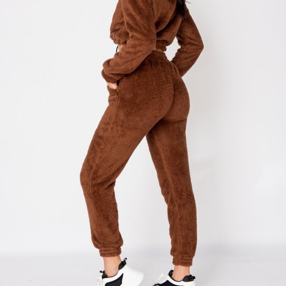 CLEARANCE FINAL PRICE IMPORTED JOGGER SET TOP AND BOTTOM - Picture 6 of 9